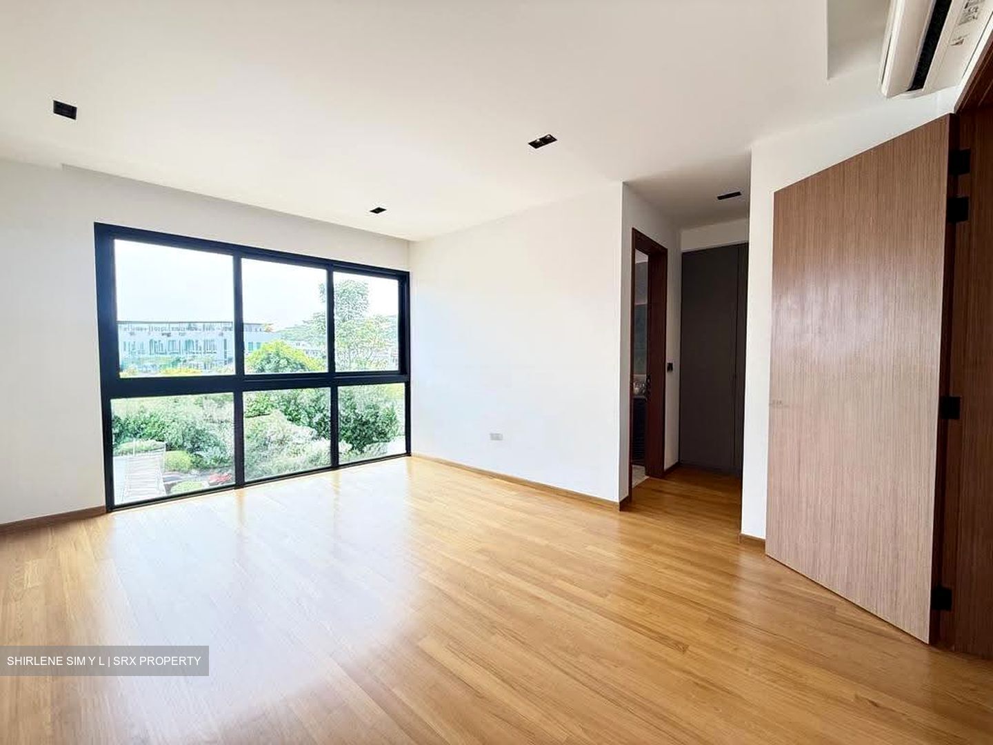 Sembawang Straits Estate (D27), Terrace #617678011